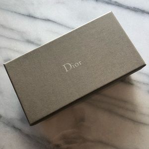 DIOR Box